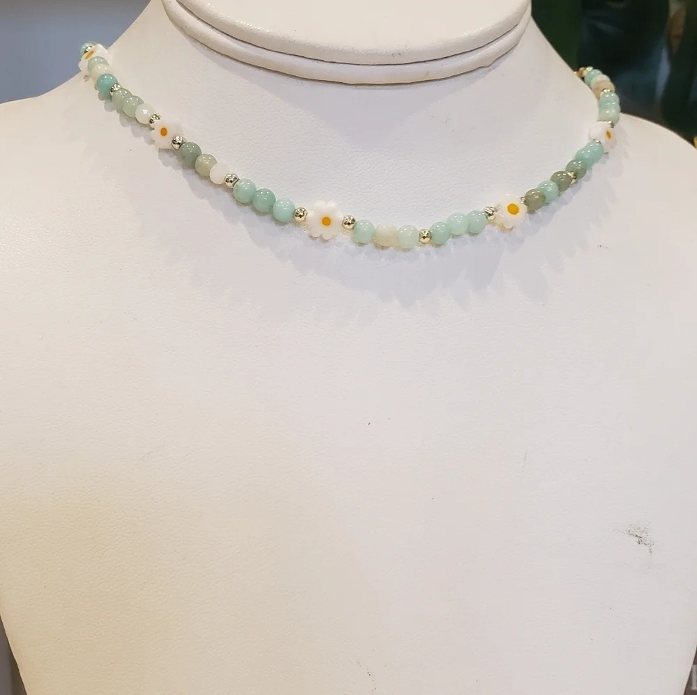 Elegant Beaded Necklace with Floral Accents